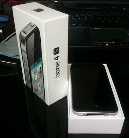 iPhone 4S packaging