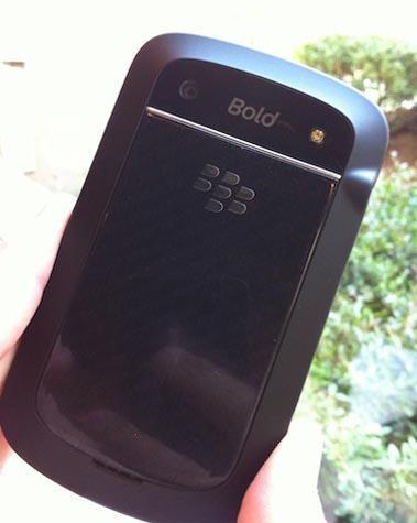 BlackBerry Bold 9930 rear