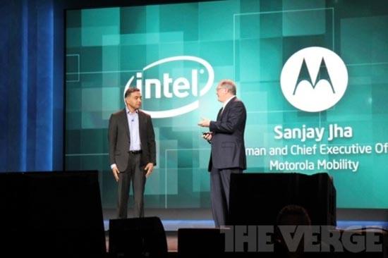 Motorola CEO Sanjay Jha Intel CEO Paul Otellini