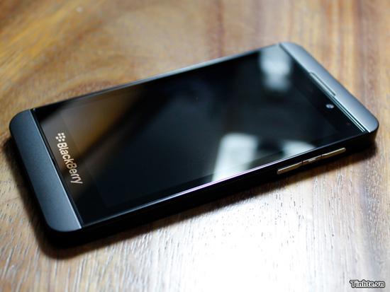 BlackBerry 10 L-Series front leak