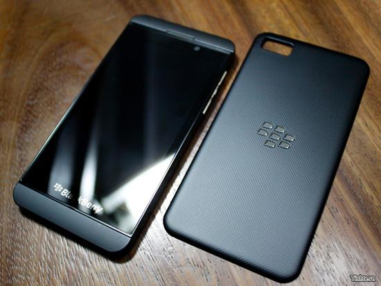 BlackBerry 10 L-Series smartphone front and rear