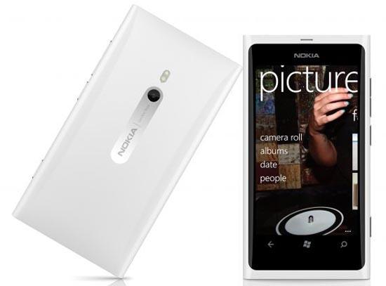 White Nokia Lumia 800