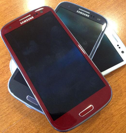 Samsung Galaxy S III red, blue, white