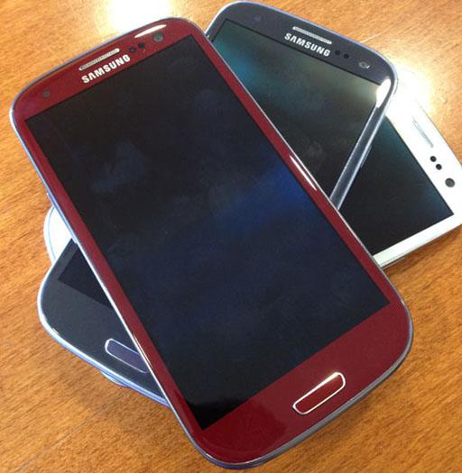 Samsung Galaxy S III Garnet Red, Pebble Blue, Marble White