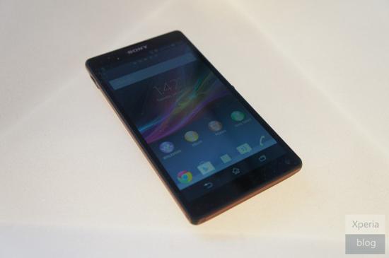 Red Sony Xperia ZL front