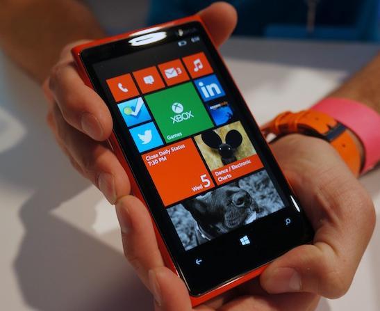 Nokia Lumia 920 high gloss red