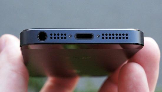 iPhone 5 bottom