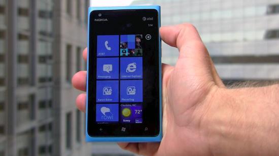 AT&T Nokia Lumia 900 cyan