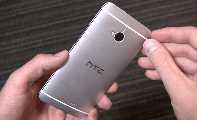 HTC One rear