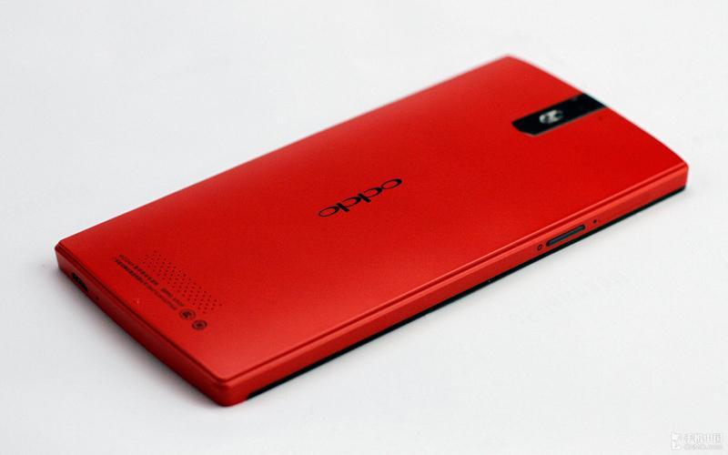 Red Oppo Find 5 rear