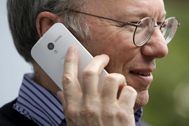 Moto X rear close Google Eric Schmidt