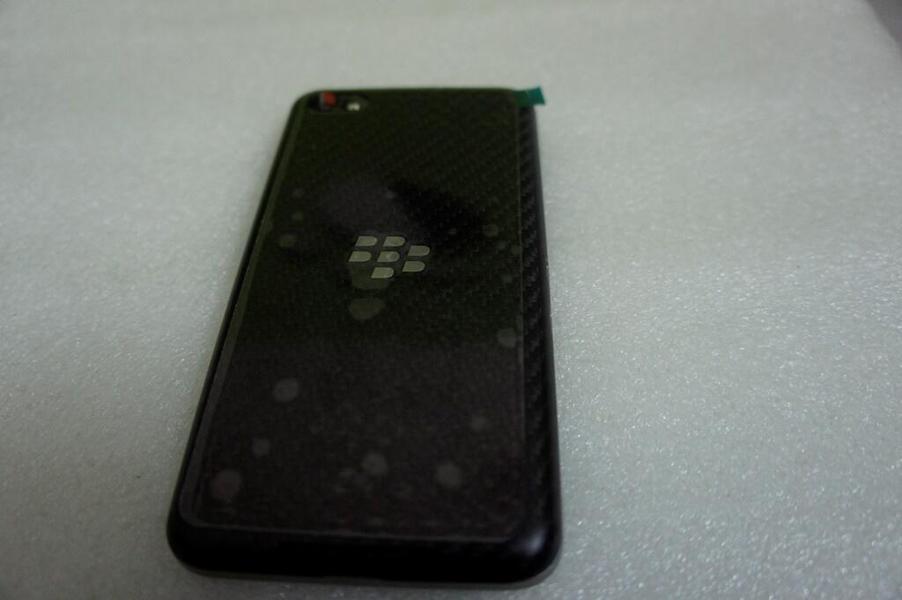 BlackBerry A10 Aristo rear leak