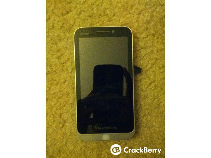 BlackBerry 10 C-Series smartphone leak Verizon screen off