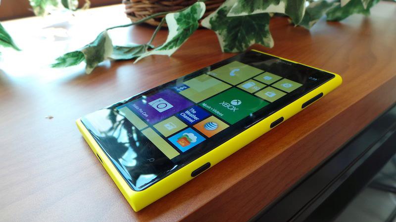 Nokia Lumia 1020 yellow