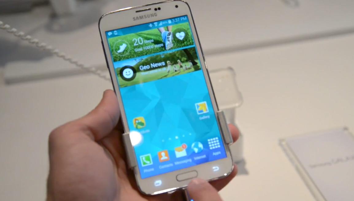 Samsung Galaxy S5 shimmering white
