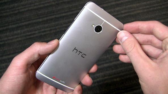 HTC One M7 rear