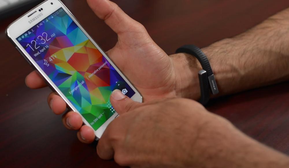 Samsung Galaxy S5 fingerprint scanner demo