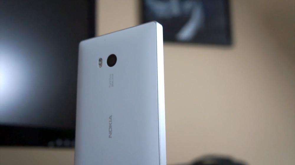 Nokia Lumia Icon rear
