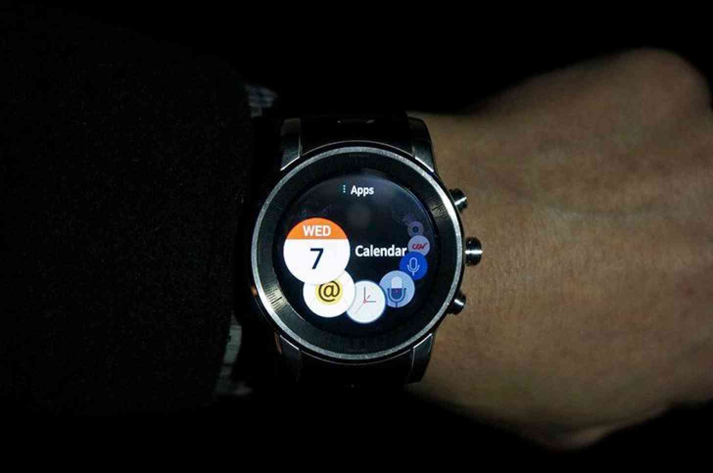 LG Open webOS smartwatch LG-W120L