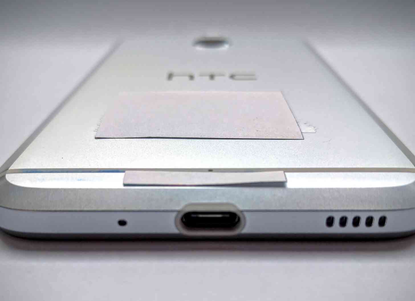 HTC Bolt bottom USB Type-C port