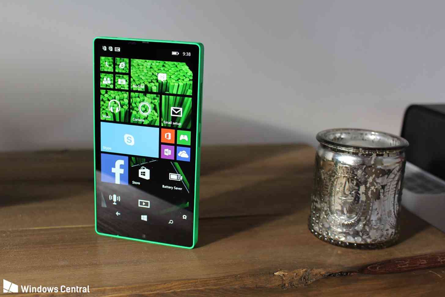 Microsoft Vela all-screen Windows Phone prototype leak