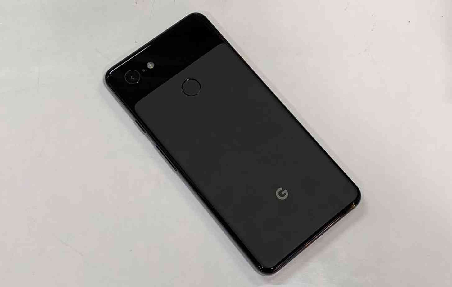 Google Pixel 3 XL rear hands-on