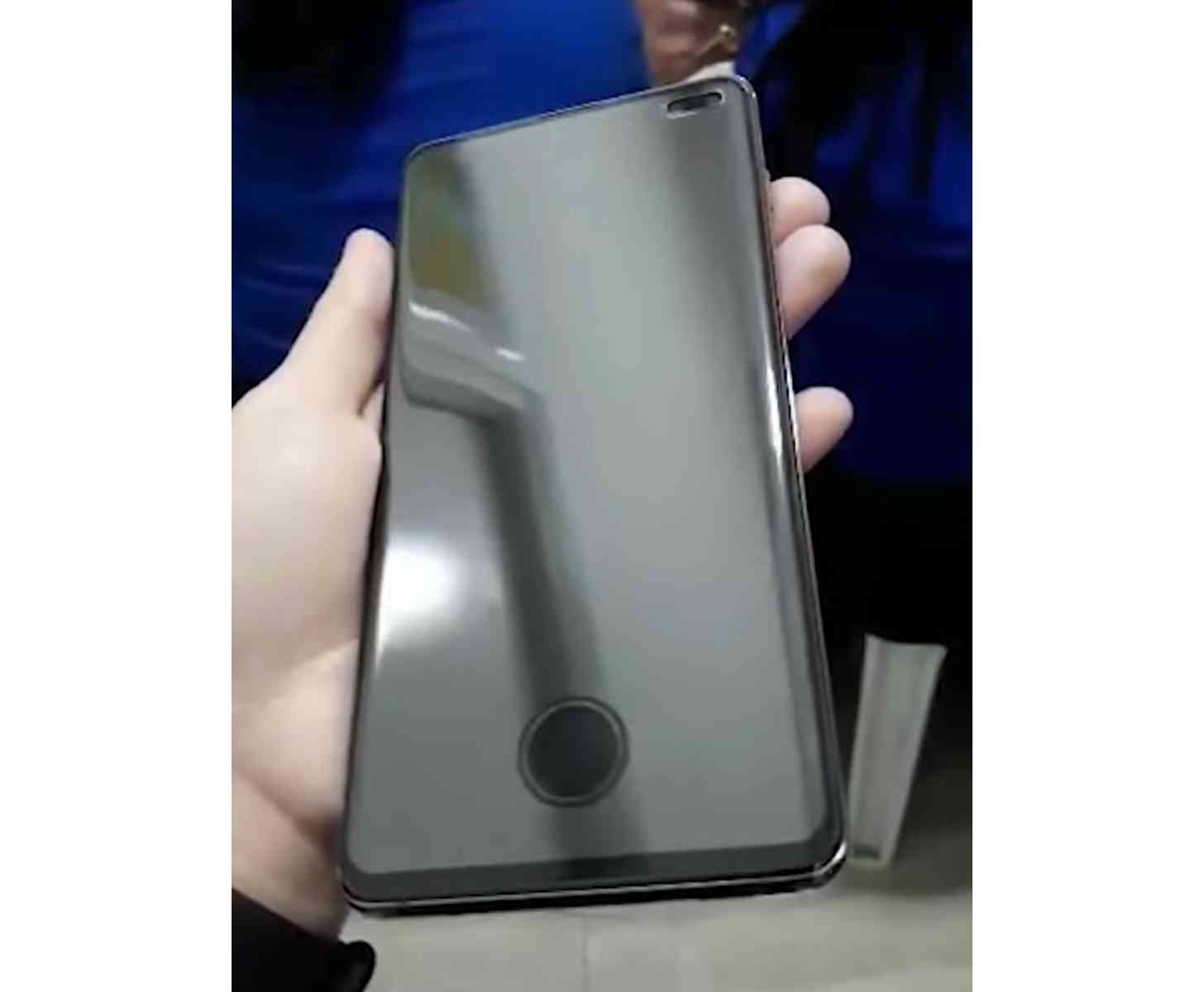 Samsung Galaxy S10+ screen protector hole
