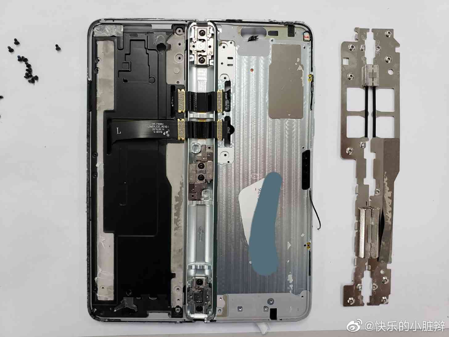 Samsung Galaxy Fold teardown hinge