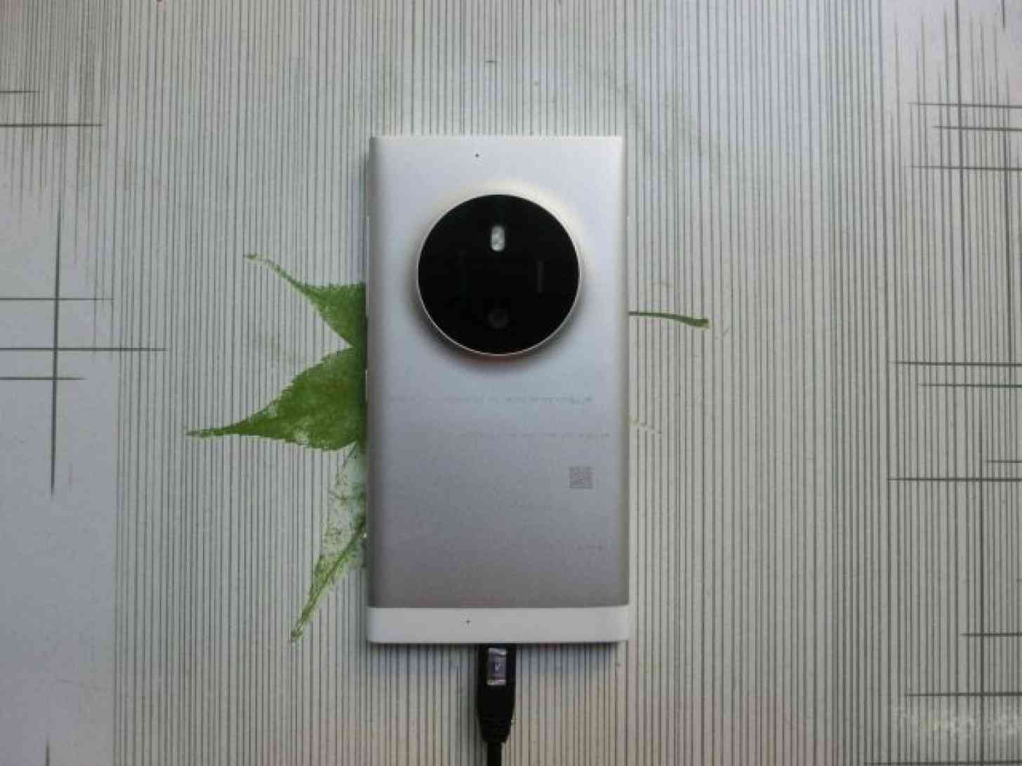 Nokia RM-1052 Microsoft Windows Phone prototype Lumia 1020 camera