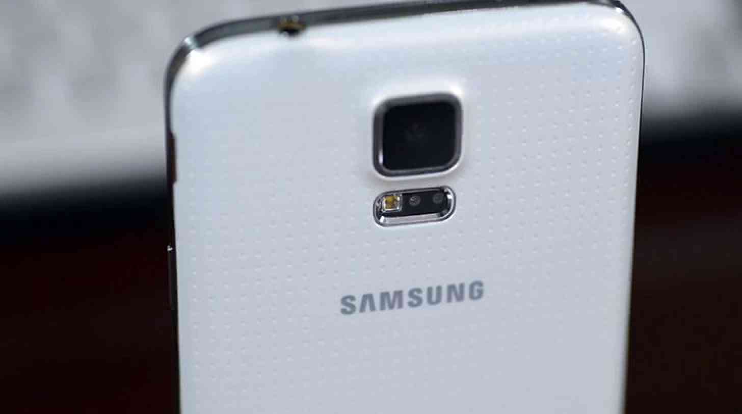 Samsung Galaxy S5 white rear