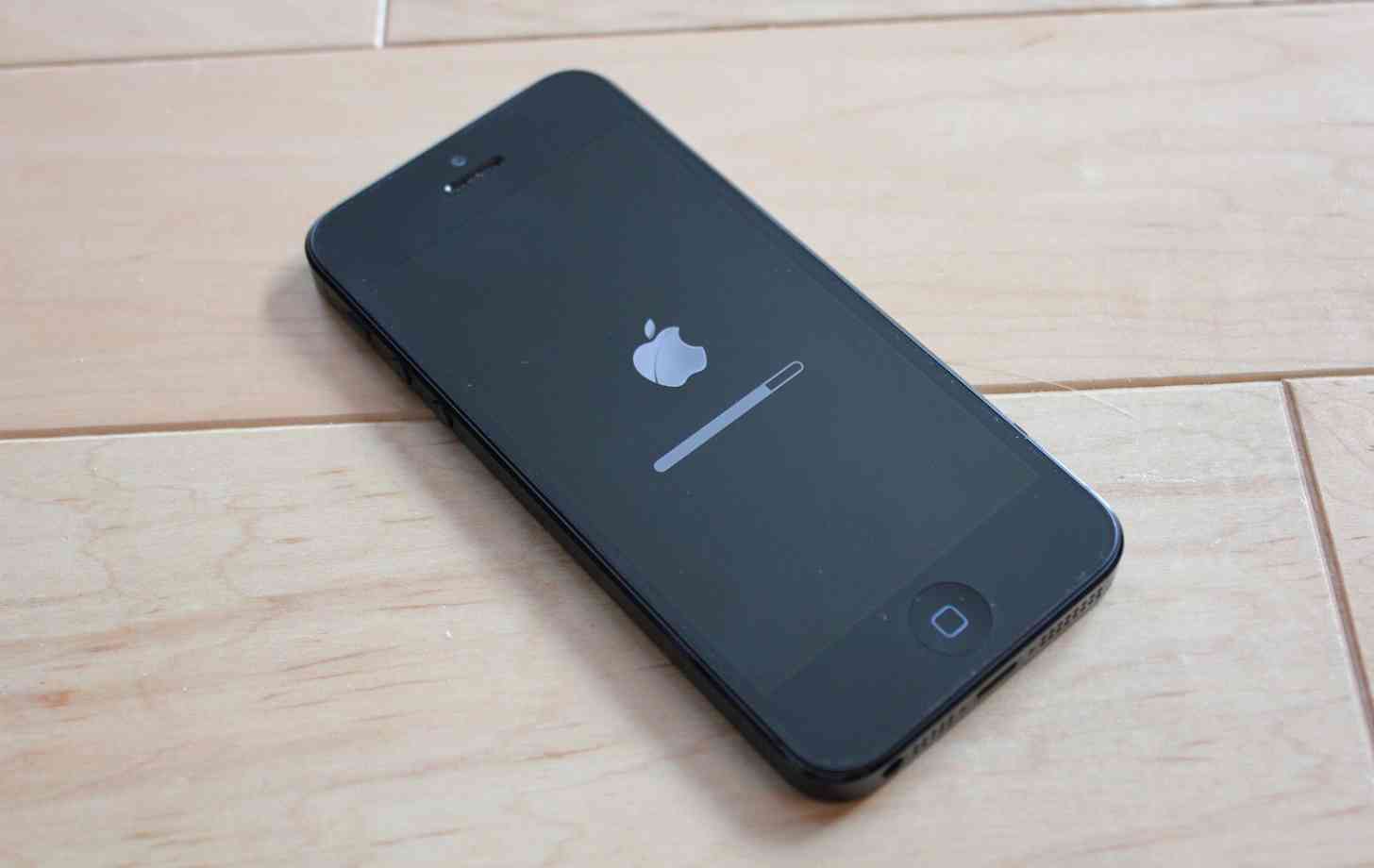 Apple iPhone 5 iOS update