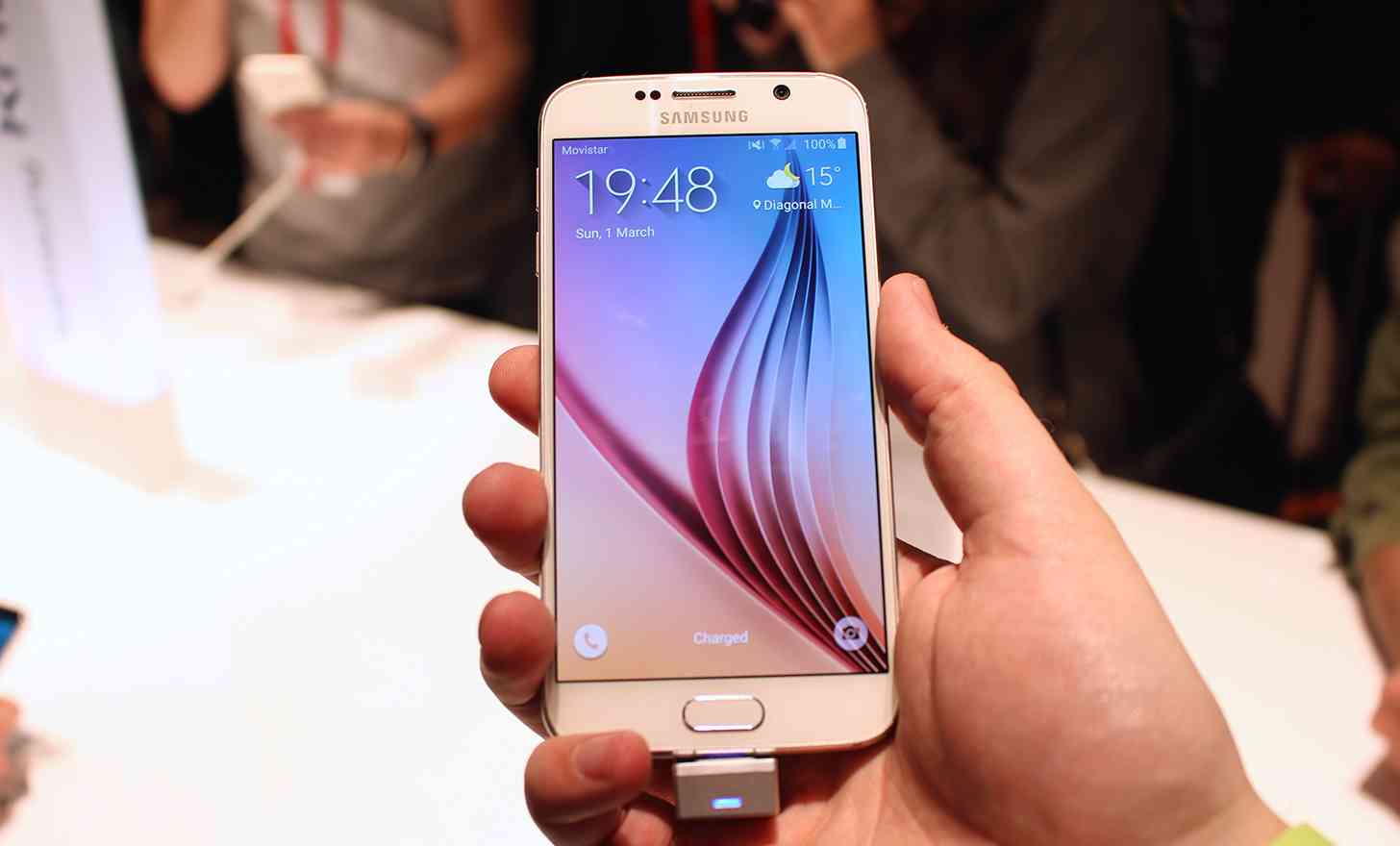 Samsung Galaxy S6 white hands on