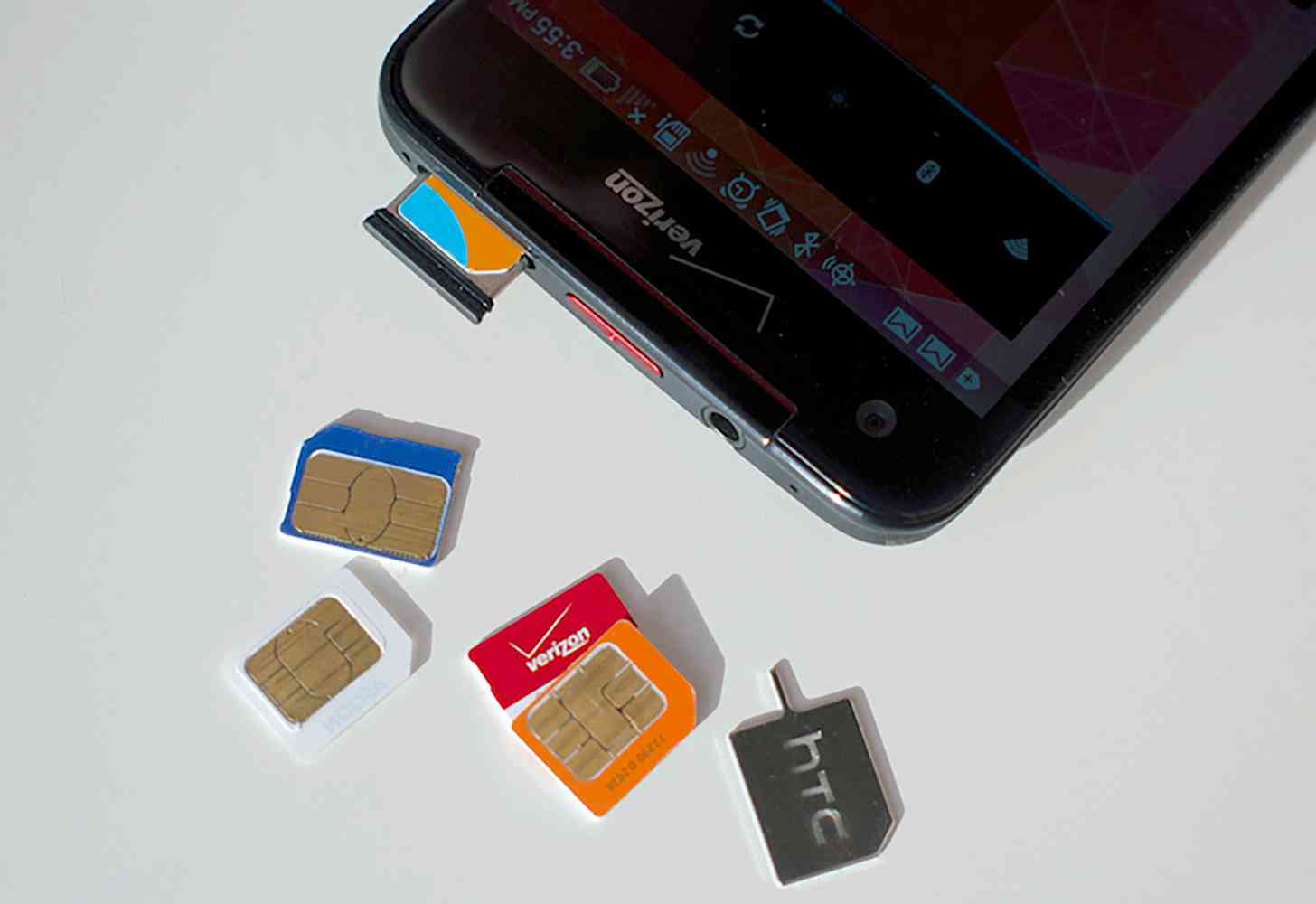 AT&T, Verizon SIM cards HTC DROID DNA