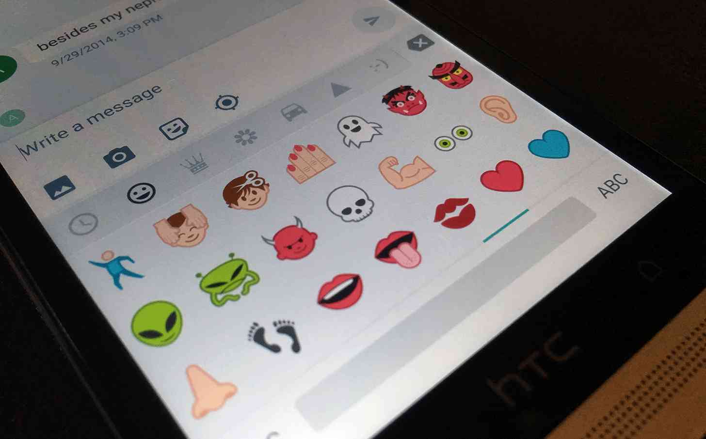 Android emoji characters