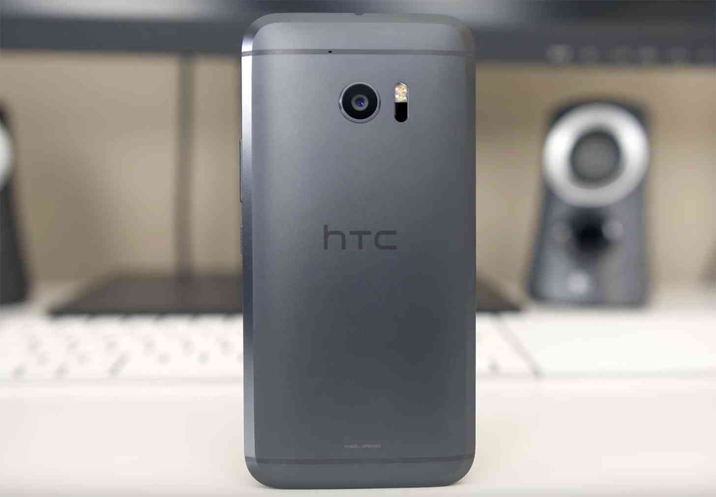 HTC 10 rear logo