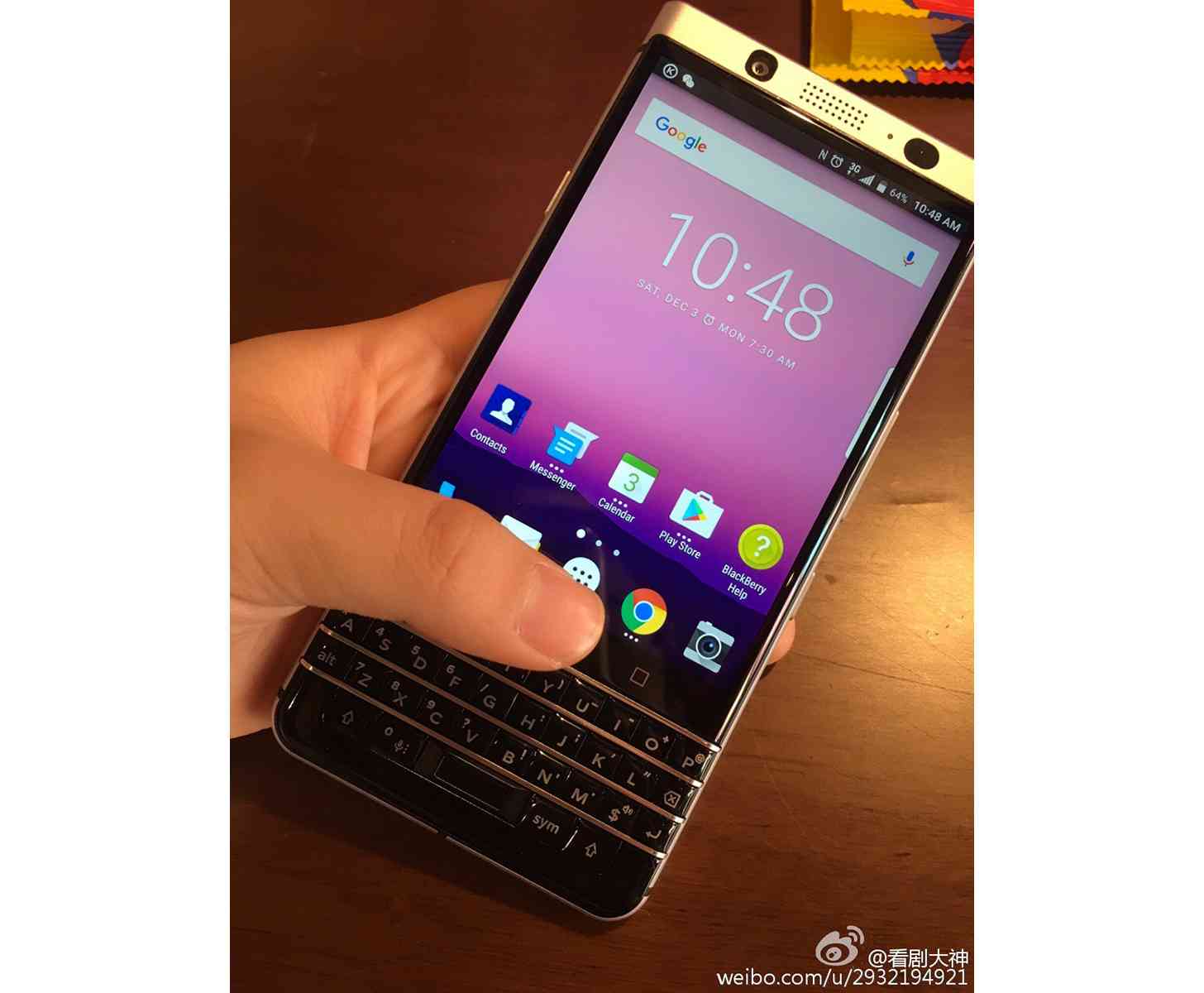 BlackBerry QWERTY Android phone photo leak hands-on