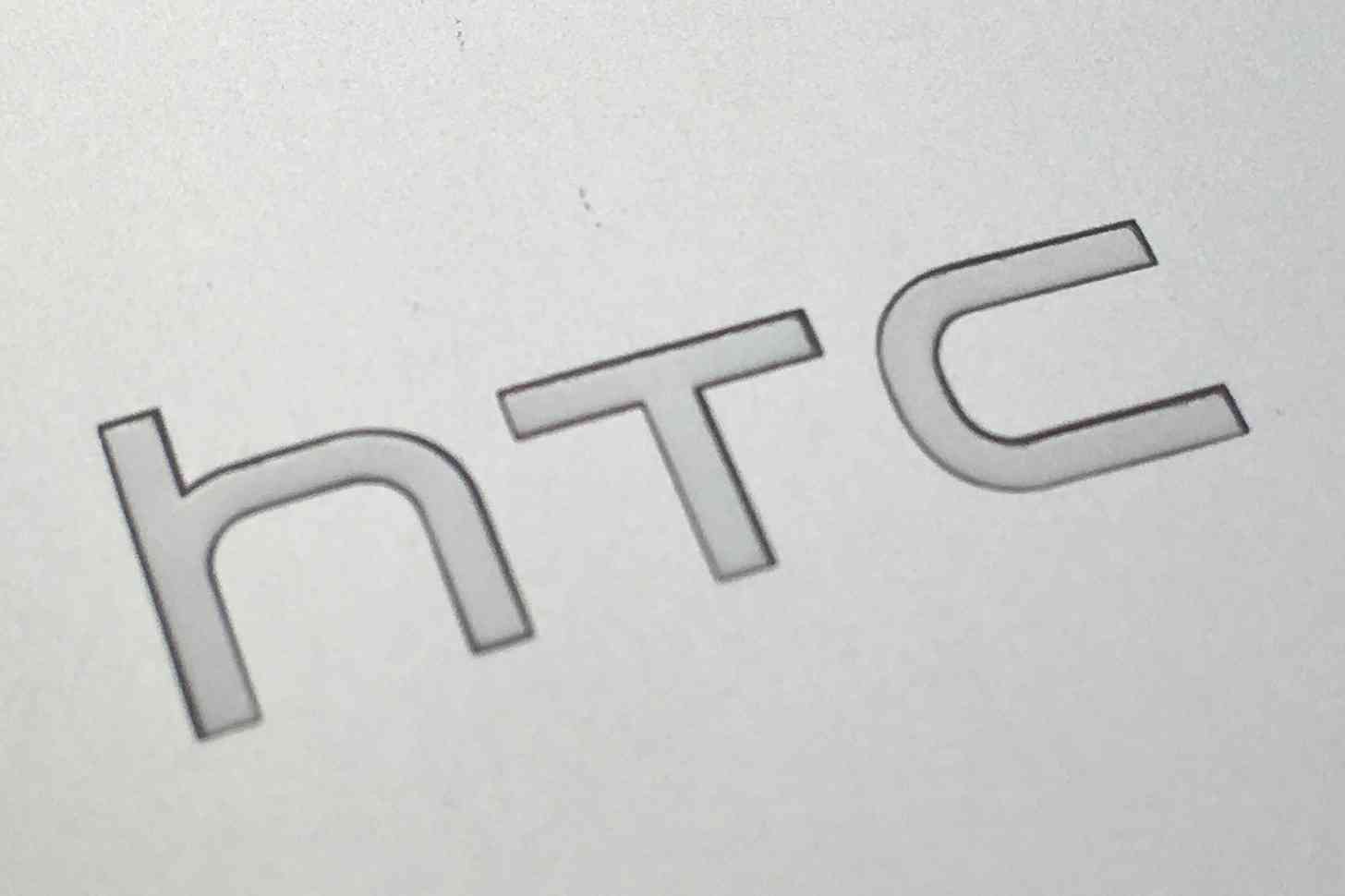 HTC logo One M7 rear