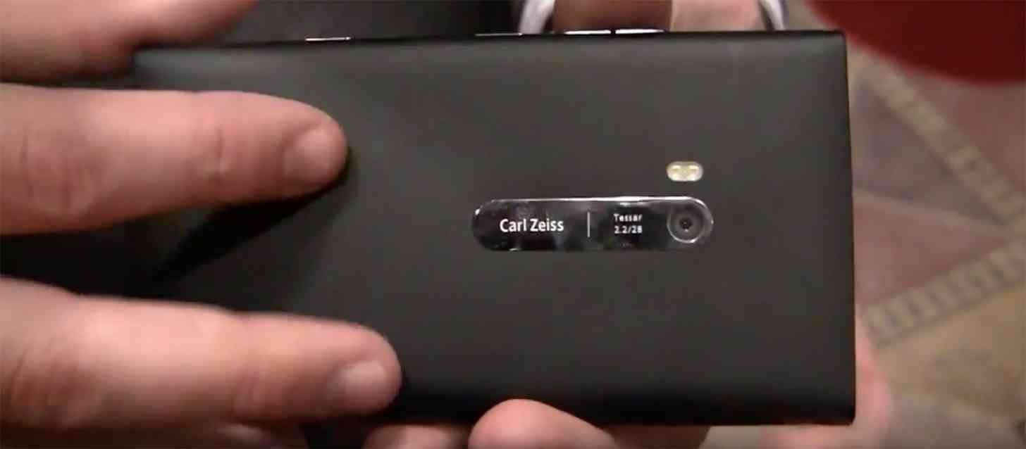 Nokia Lumia 900 Carl Zeiss camera