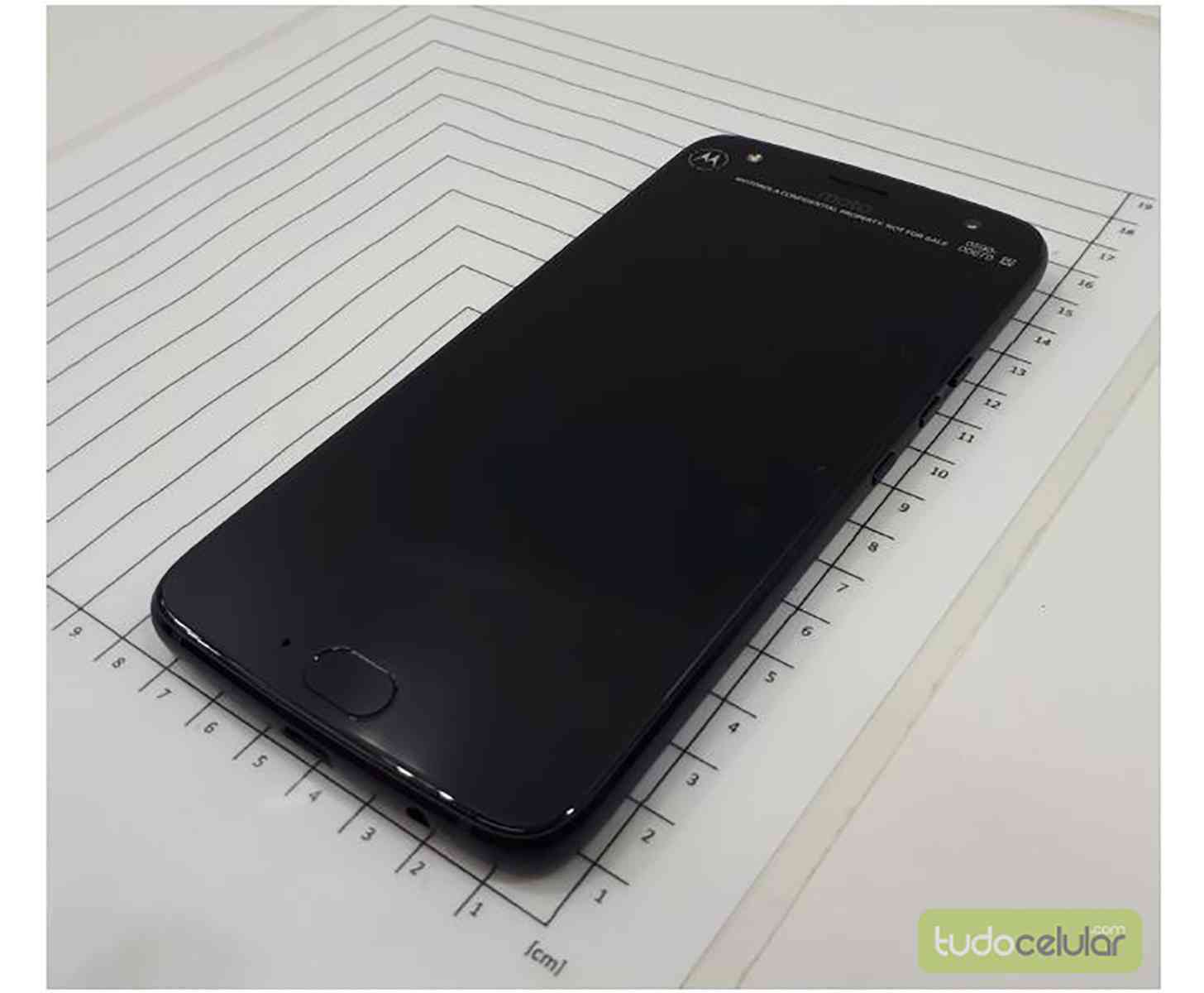 Moto X4 photos leak front