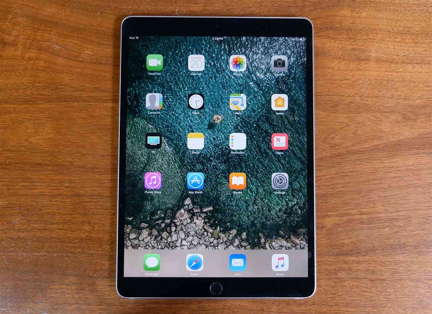 iPad Pro 10.5 hands-on video