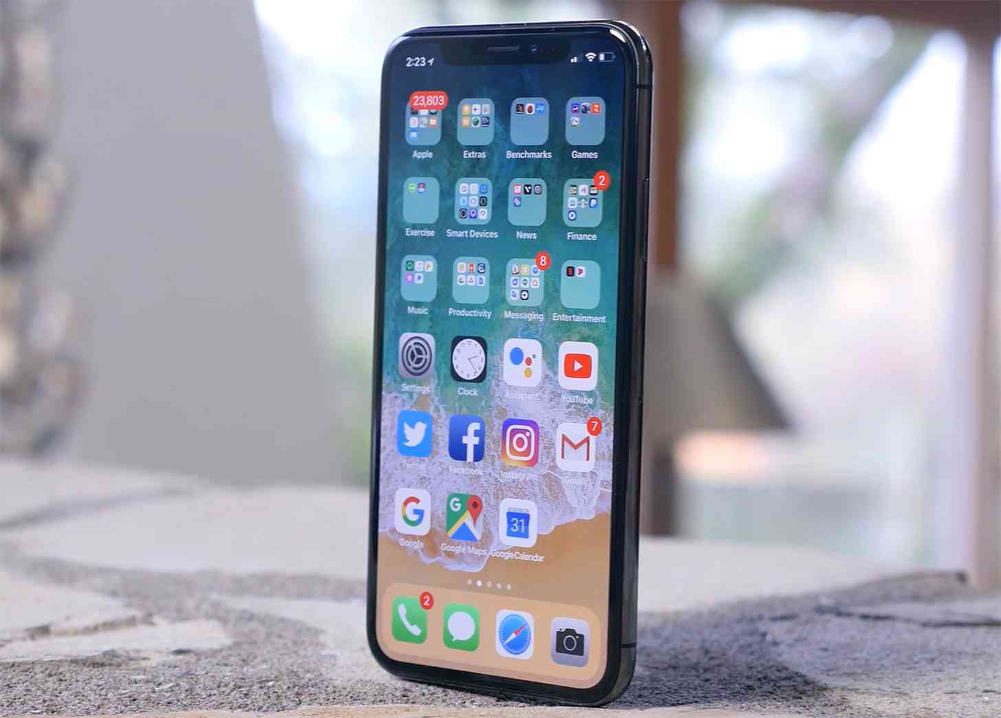 iPhone X hands-on video angle