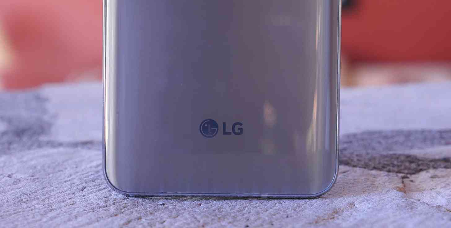 LG logo V30