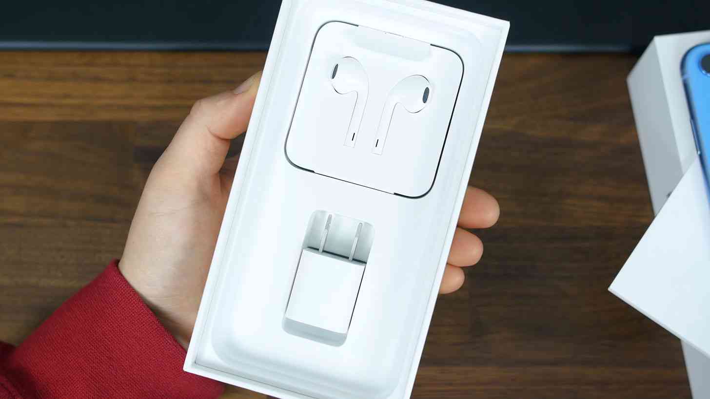 iPhone unboxing power adapter