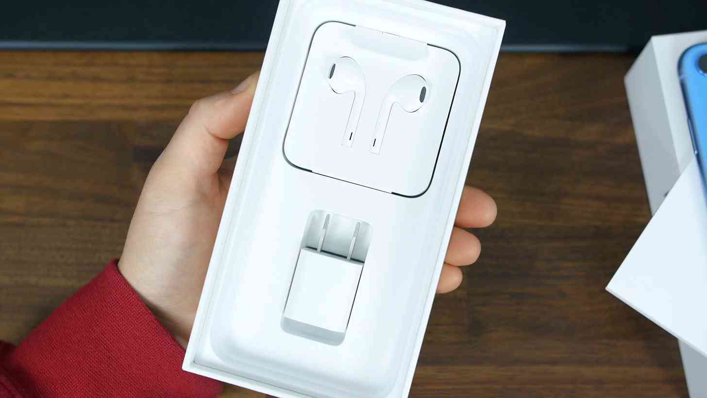 Apple EarPods iPhone box