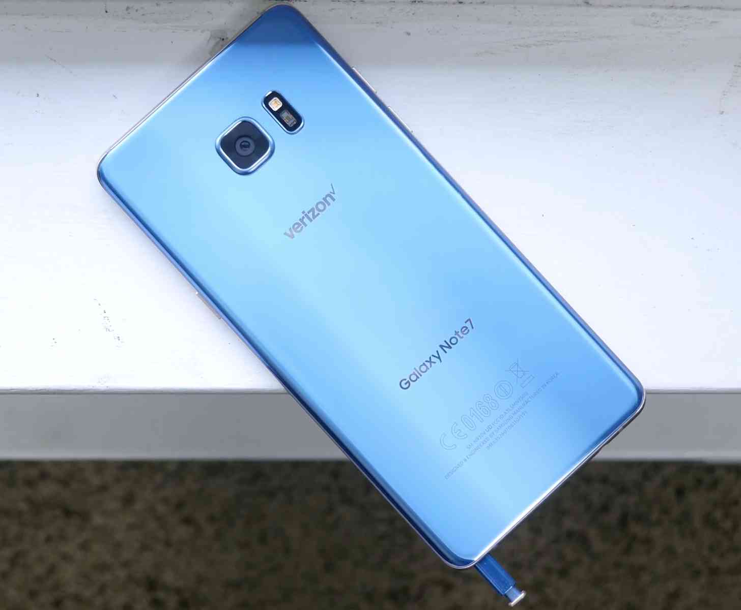 Samsung Galaxy Note 7 Blue Coral rear Verizon logo
