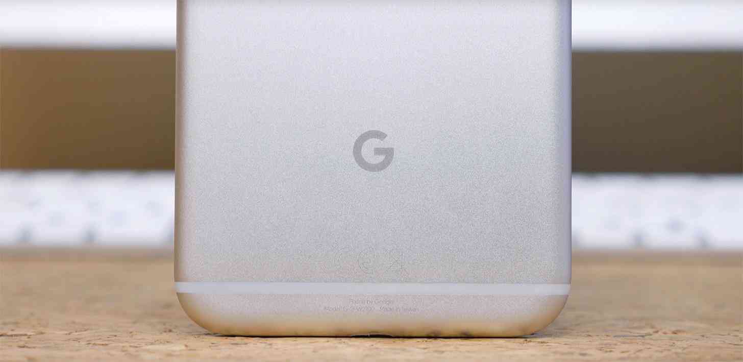 Google logo Pixel XL rear