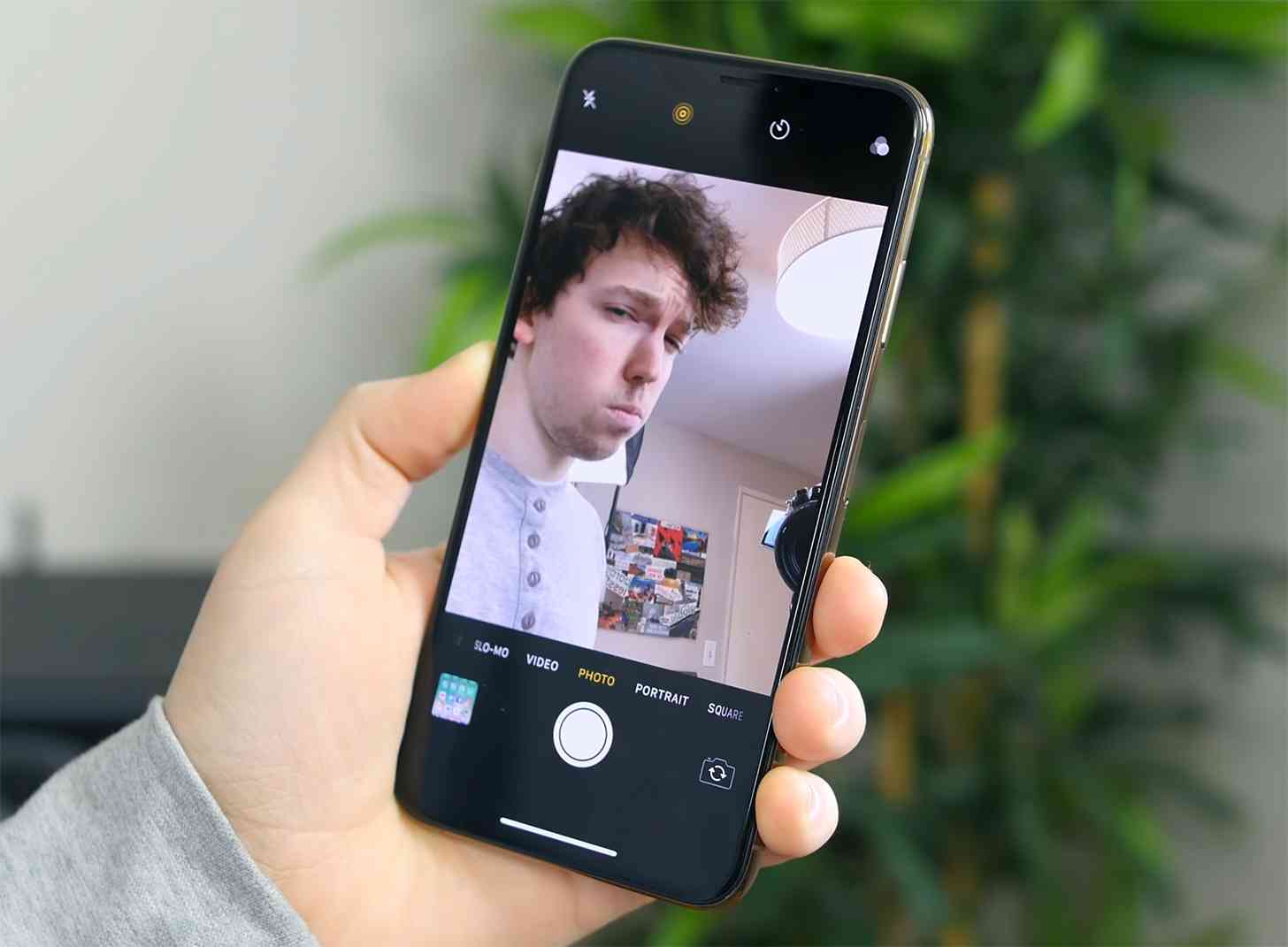 iPhone XS Max front-facing camera