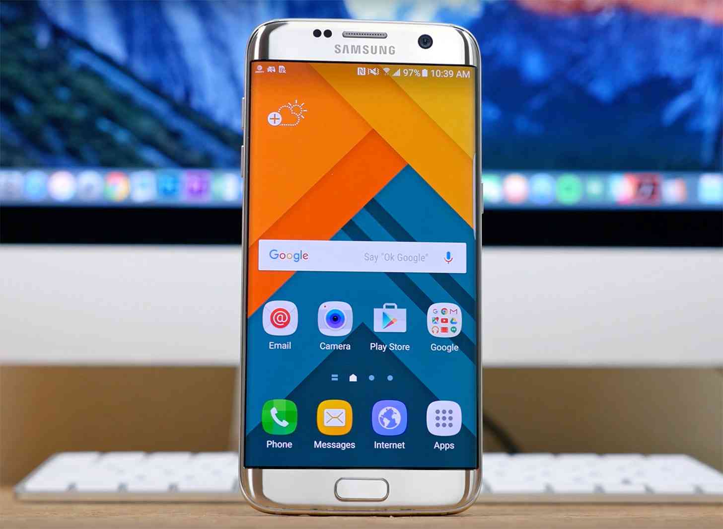 Samsung Galaxy S7 edge hands-on video review