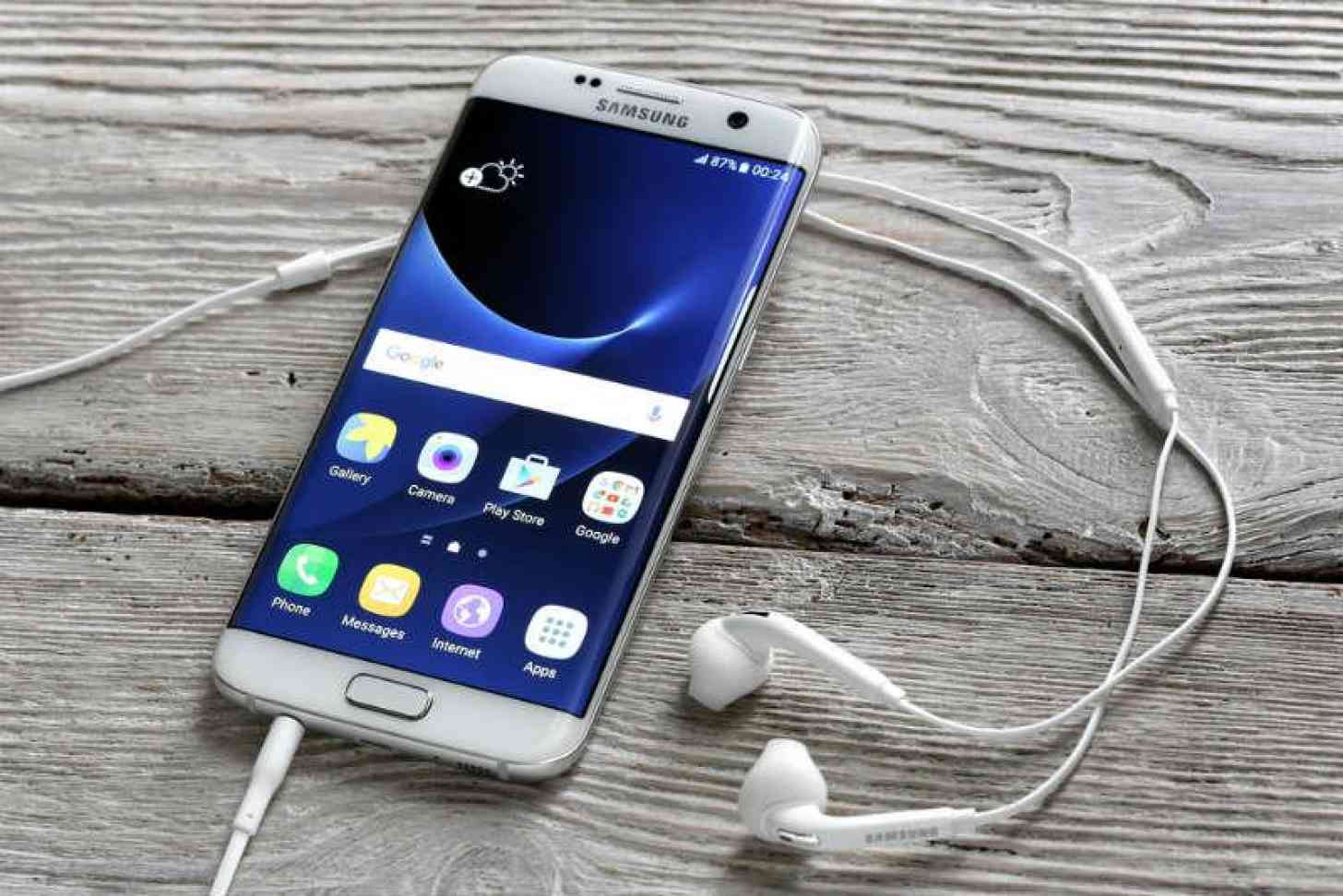 Best Buy Galaxy S7 Offer: Trade Your Old Smartphone for $200 Gift Card