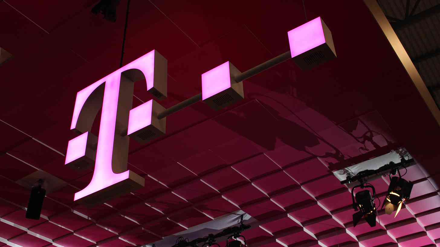 T-Mobile logo MWC